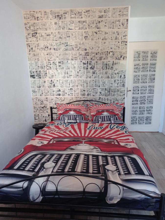 Appartement Le Labyrinthe Du Peintre Bransat Exterior foto